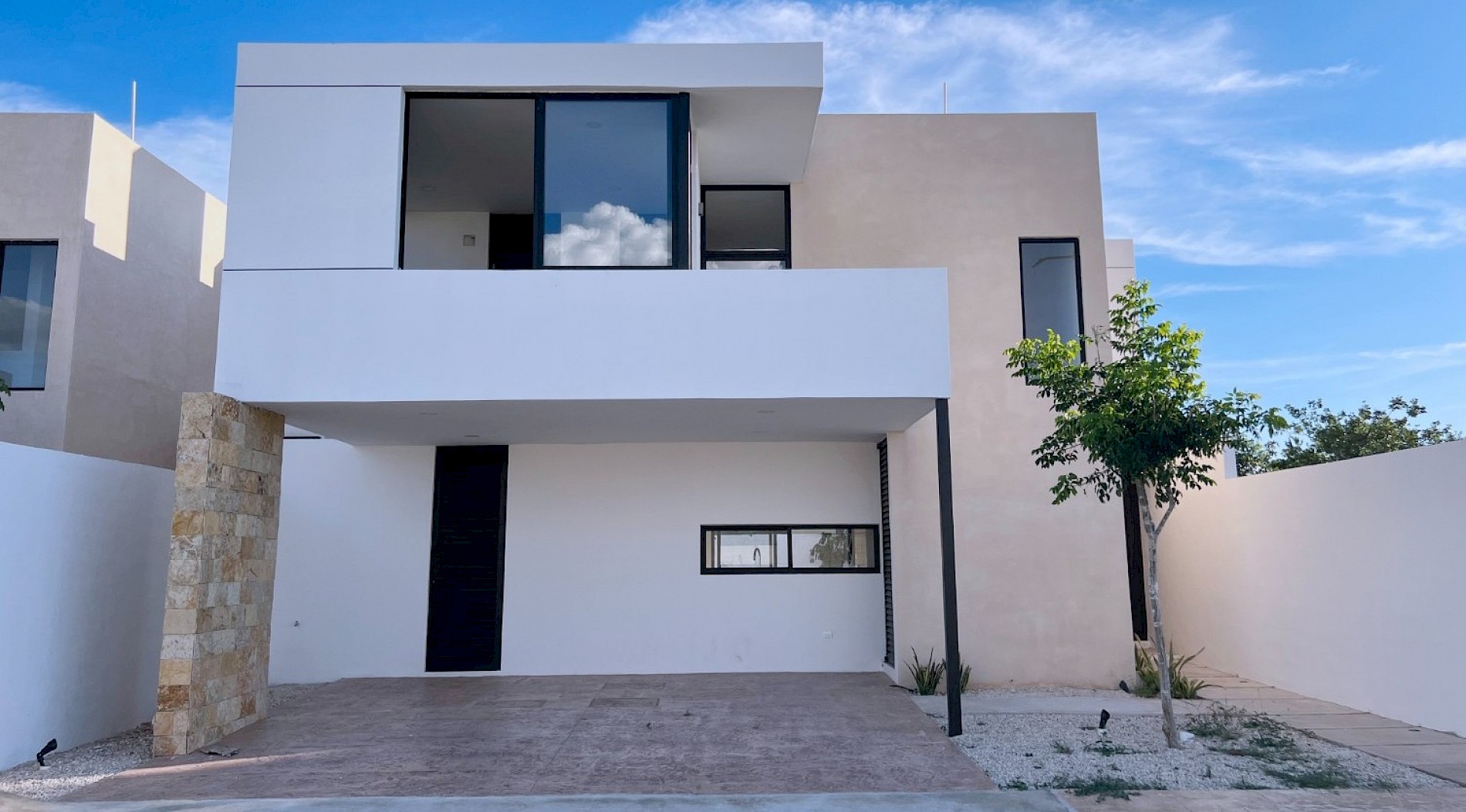 Residencia en Endora Conkal, mod. L