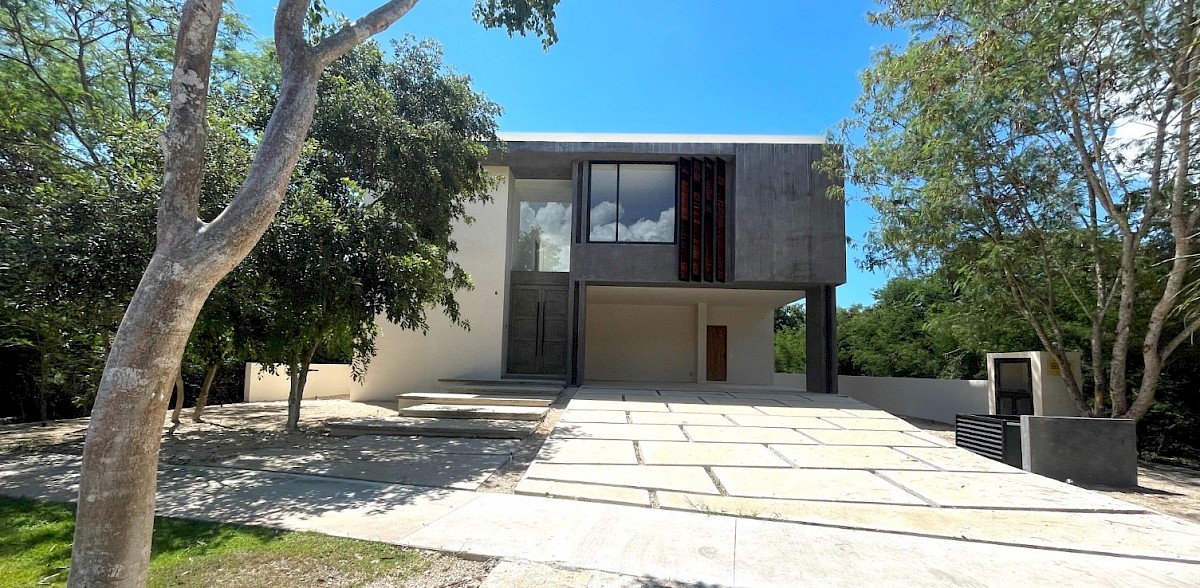 Residencia en Yucatán Country Club, mod. Paseo del Jaguar 229
