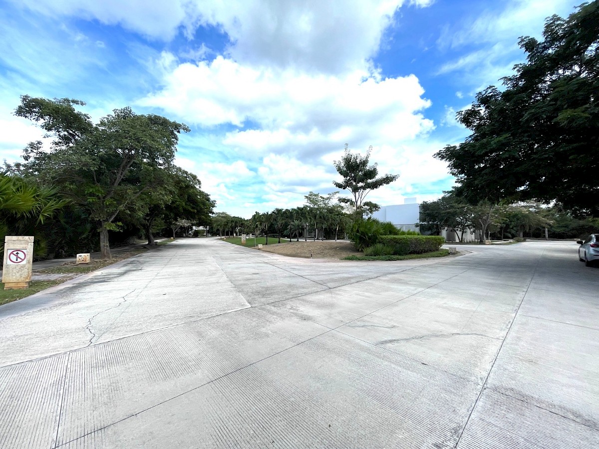 XTAKAY | Yucatan Country Club lotes en venta