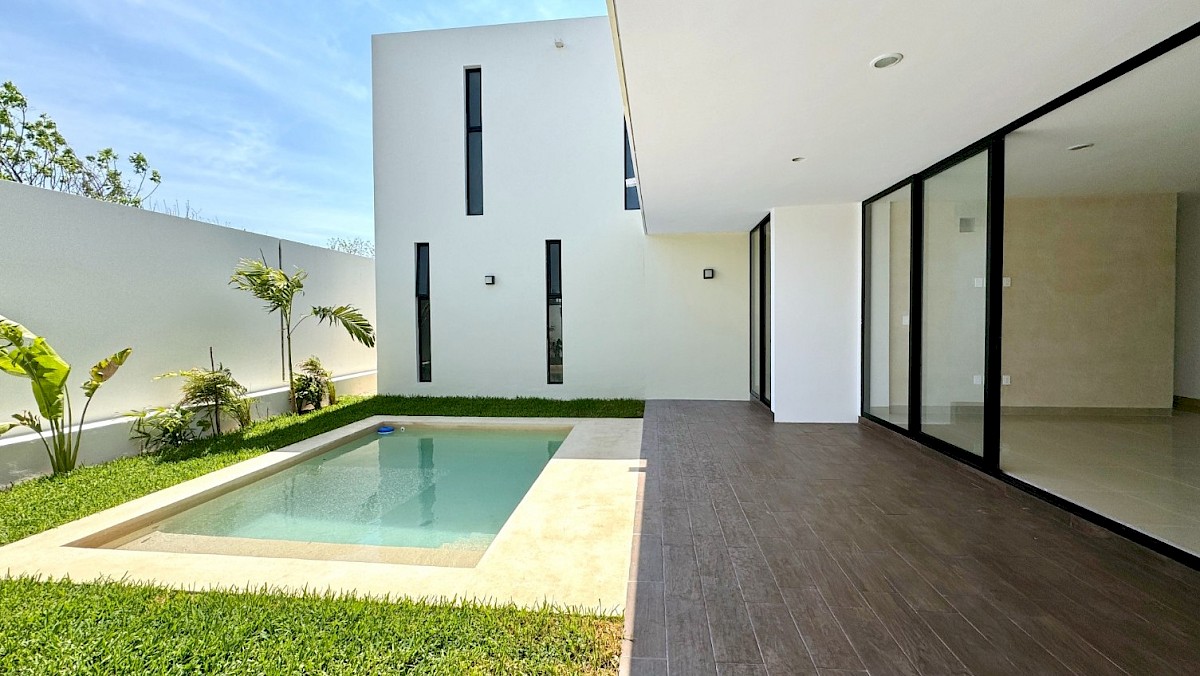 PLENUM · Residencias y lotes en la zona de Cholul