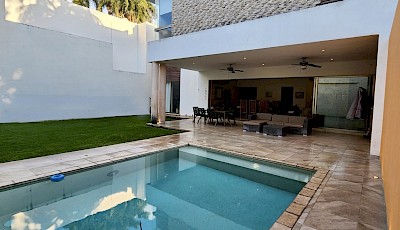 Residencia en San Antonio Cucul