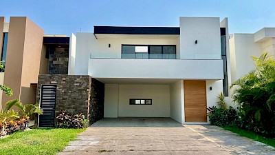 Residencia en Parque Natura, mod. Pucté 110