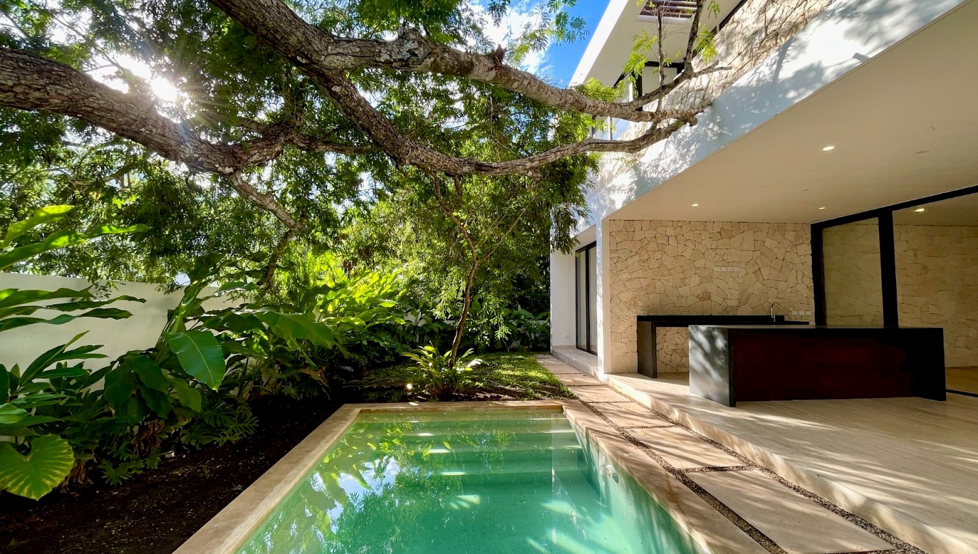 Residencia en Yucatán Country Club, mod. Oasis 123